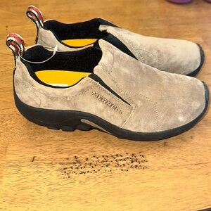 Men’s, size 7.5, Jungle Moc, Classic taupe, New, Never worn, perfect condition
